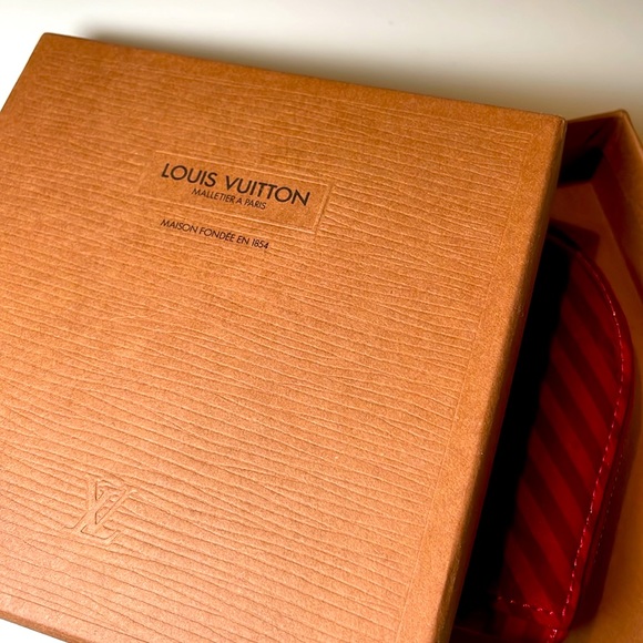 RARE Louis Vuttion Heart Porte Monnaie - Picture 6 of 7